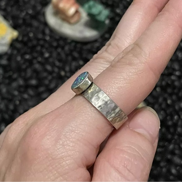 Native American Sterling Silver Blue Australian Opal Ring Stacker 8.5 Hammered - Picture 2 of 9